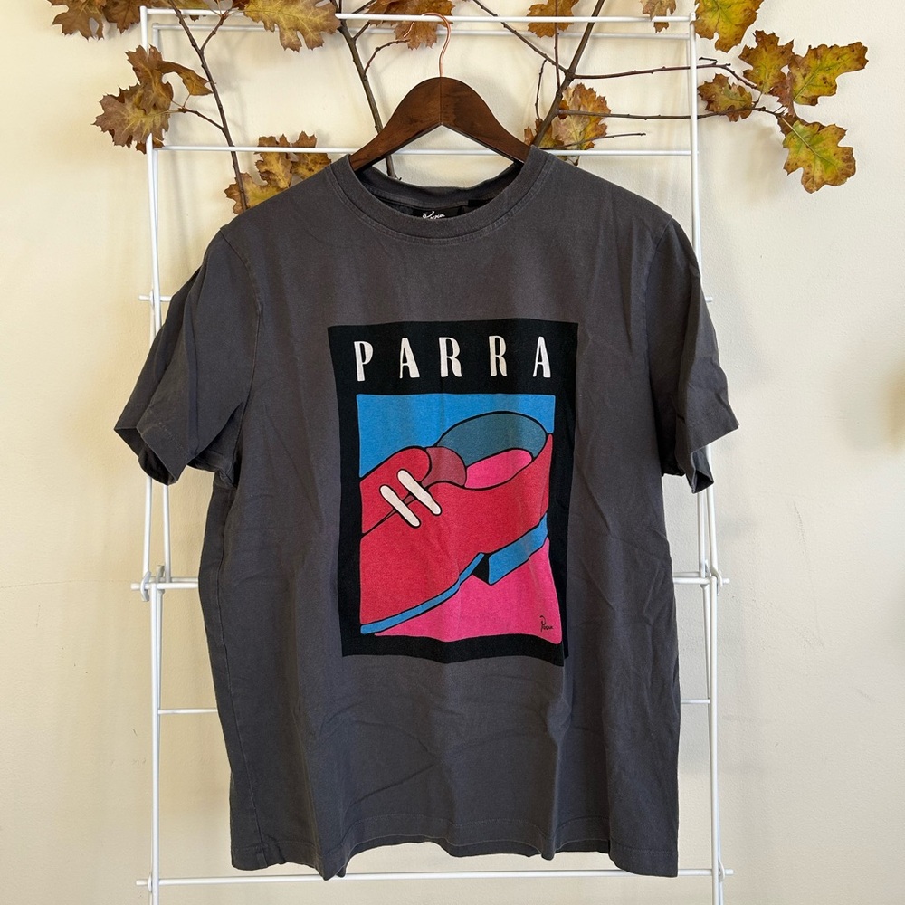 Parra t shirt in like vintage washed gray black